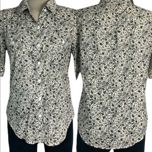 Delia’s short sleeves cotton fabric Blouse Size M